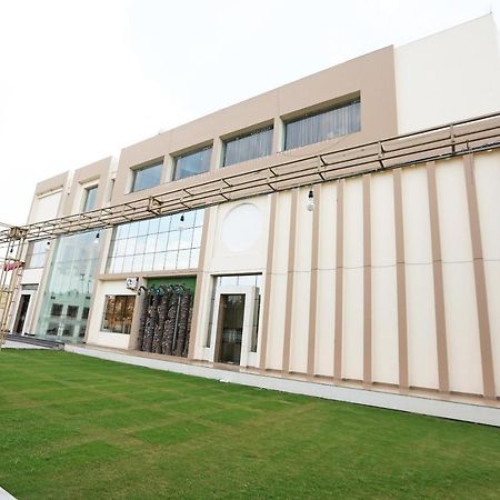 Hôtel Oyo 48501 Dayal Regency à Hapur Extérieur photo