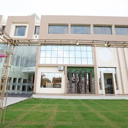 Hôtel Oyo 48501 Dayal Regency à Hapur Extérieur photo