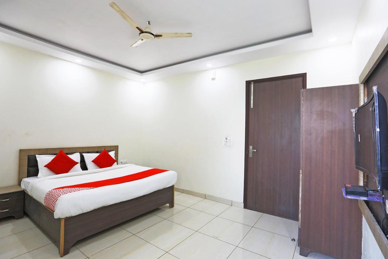 Hôtel Oyo 48501 Dayal Regency à Hapur Extérieur photo